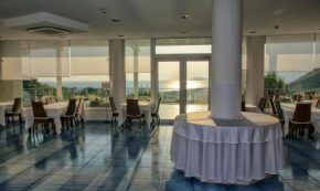 Отель Moresco Park Hotel  Сперлонга
